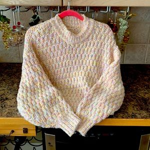 Cozy cable knit sweater size M, wore twice. EUC